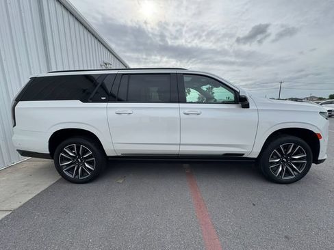 Used 2021 Cadillac Escalade ESV Sport w/ Driver Assist Tech Package RWD image 15
