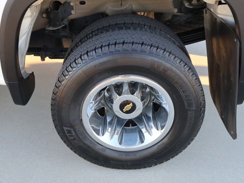 Used 2023 Chevrolet Silverado 3500 LTZ w/ LTZ Texas Edition image 14