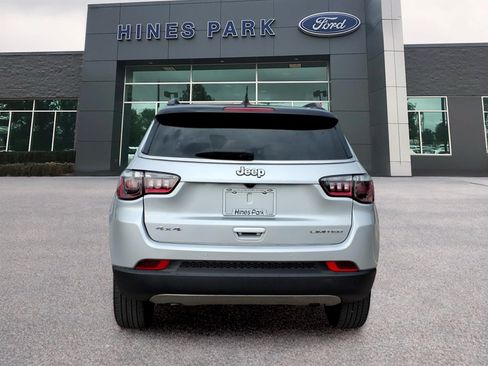 Used 2025 Jeep Compass Limited AWD/4WD image 6