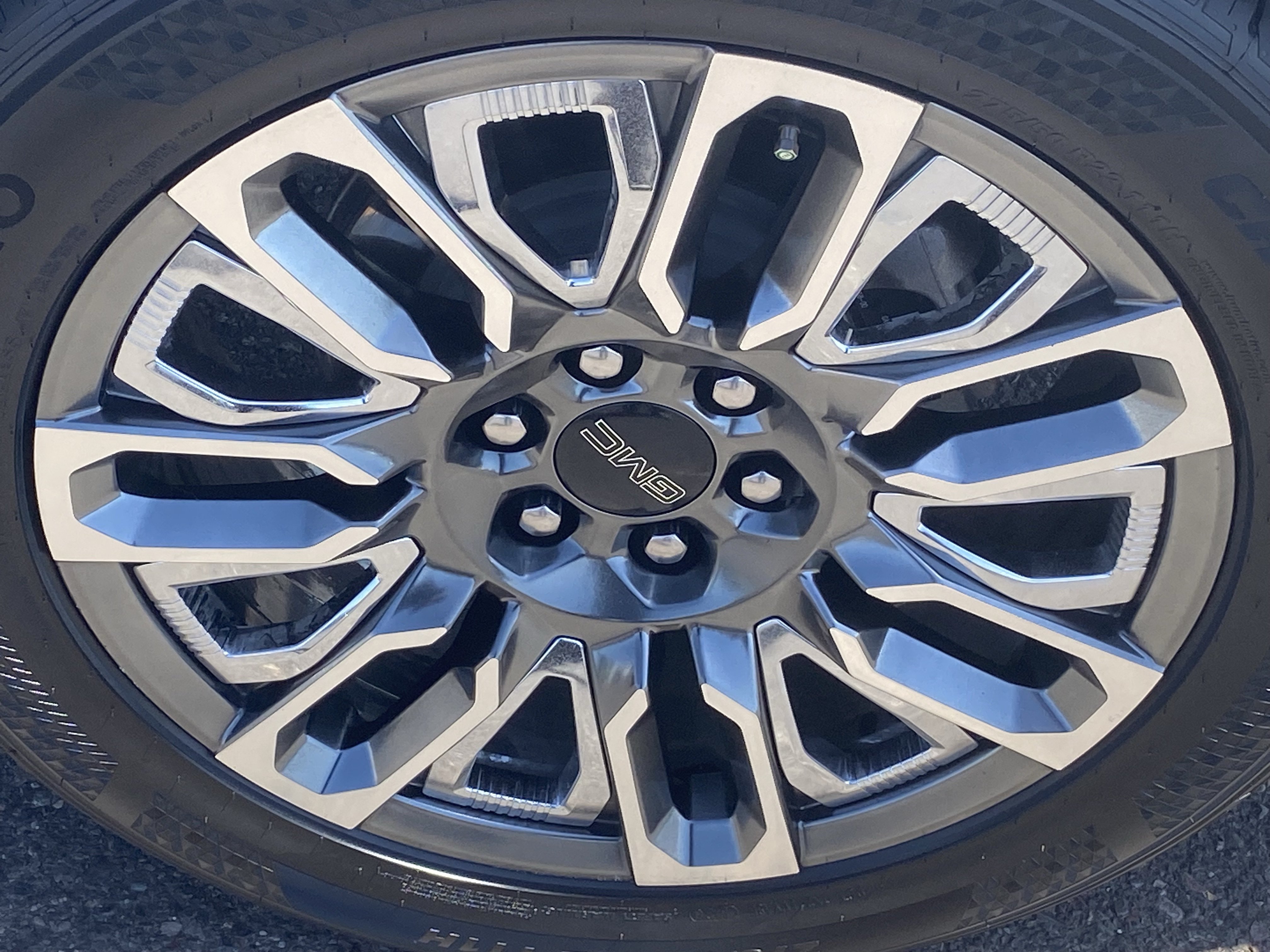 Used 2024 GMC Sierra 1500 Denali Ultimate AWD/4WD image 8