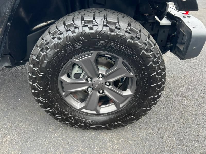 Used 2018 Jeep Wrangler Unlimited Rubicon AWD/4WD image 5
