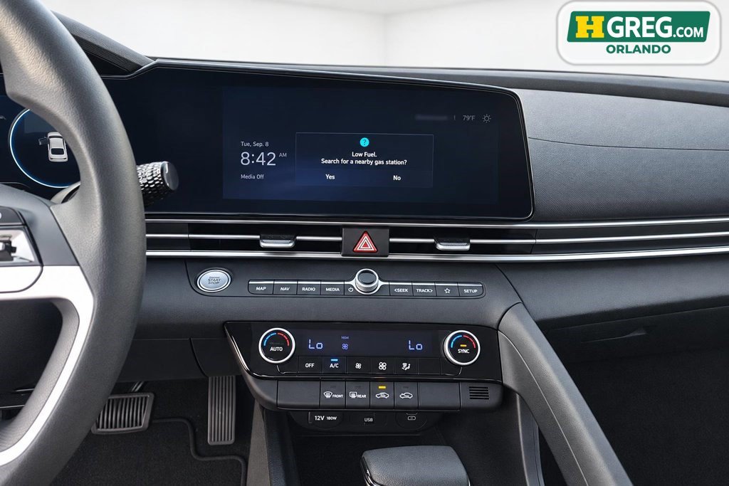 Used 2024 Hyundai Elantra SEL FWD image 11