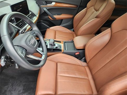 Used 2023 Audi Q5 e Prestige image 9