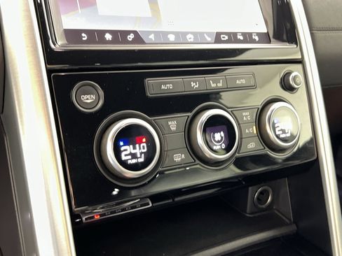 Used 2020 Land Rover Discovery HSE image 21