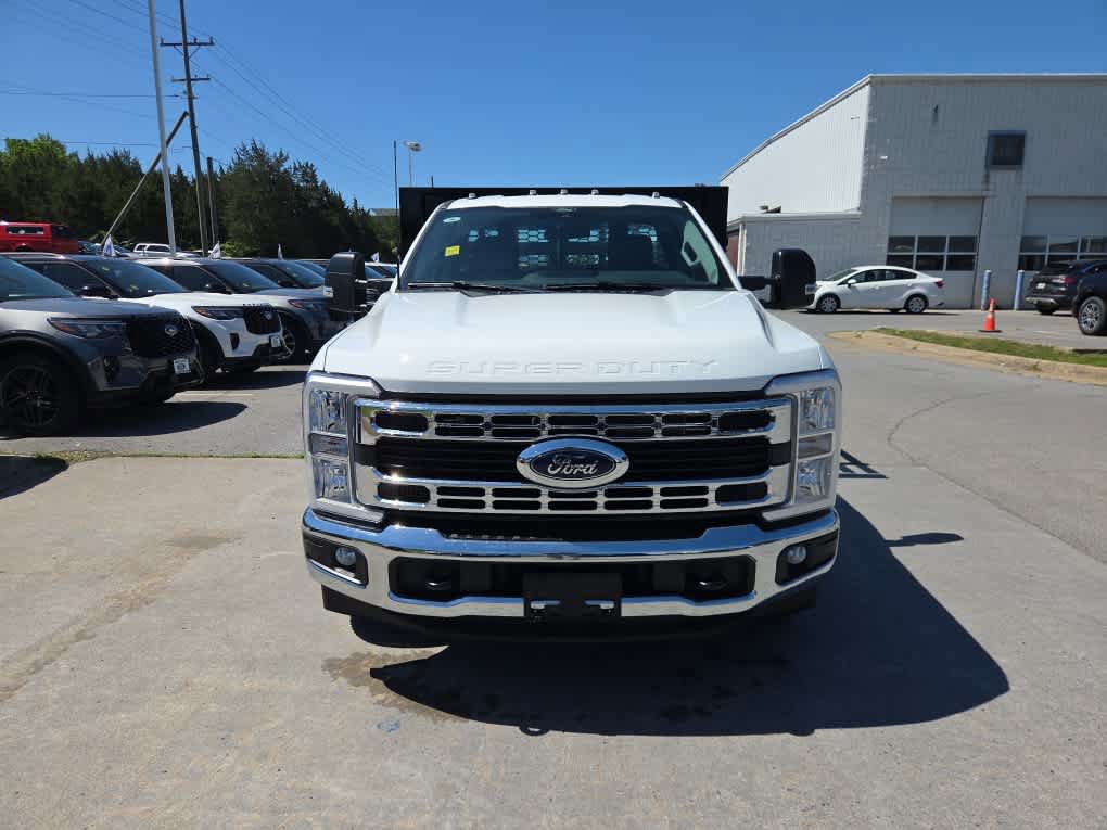 New 2025 Ford F350 XL w/ XL Chrome Package RWD image 2