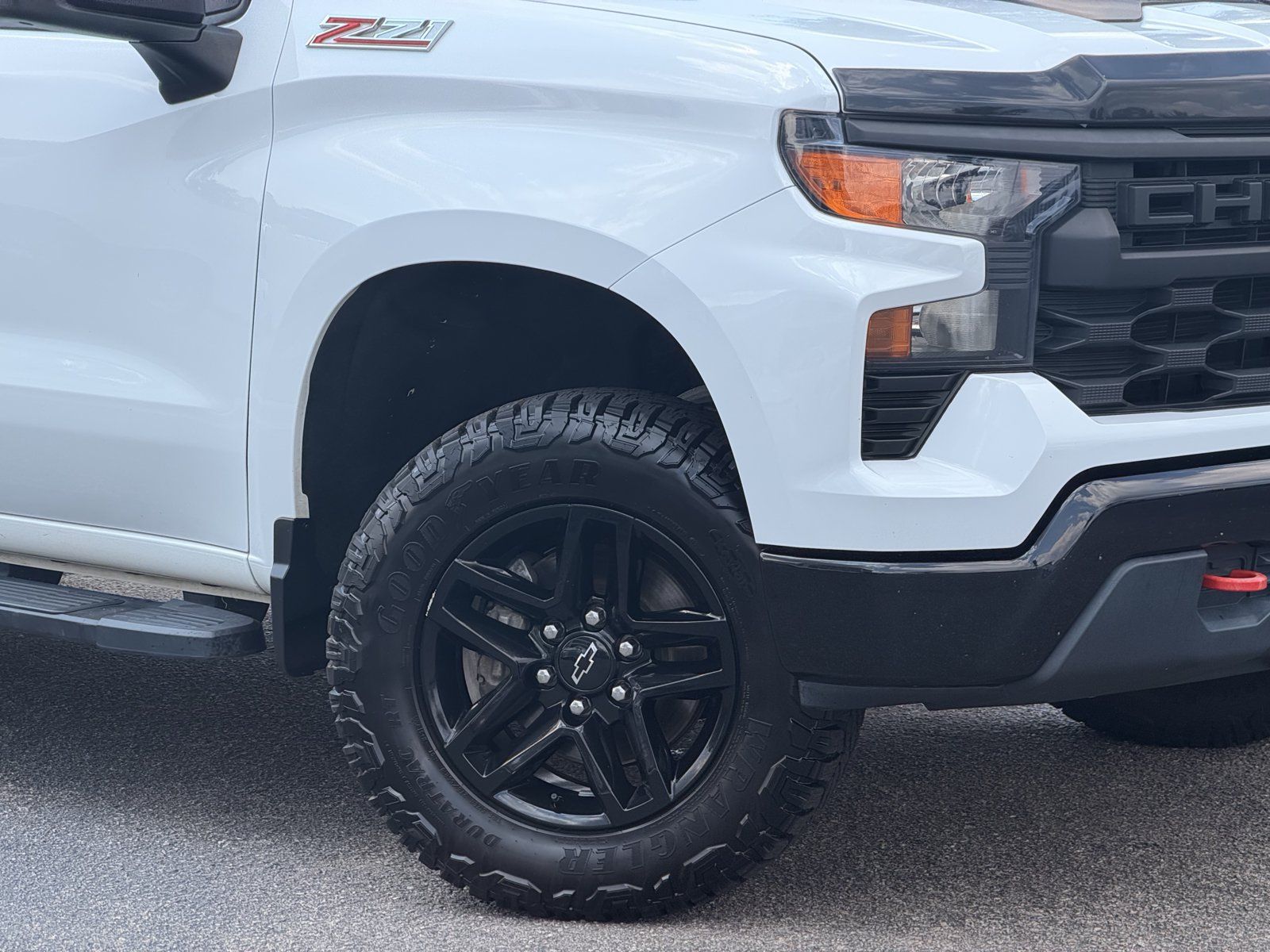 Used 2022 Chevrolet Silverado 1500 Custom Trail Boss w/ LPO, Dark Essentials Package AWD/4WD image 3