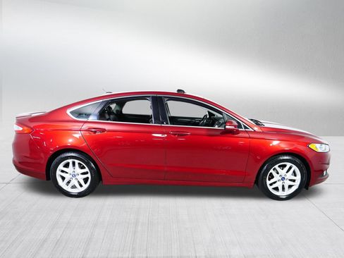 Used 2013 Ford Fusion SE FWD image 8