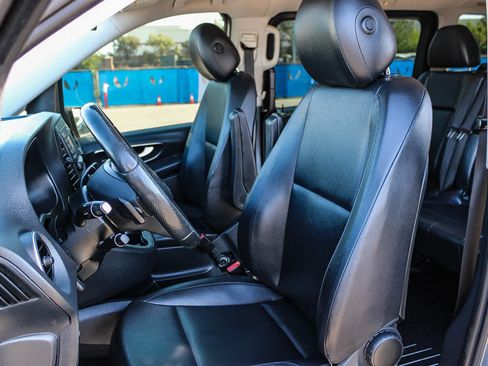 Used 2018 Mercedes-Benz Metris Passenger image 17
