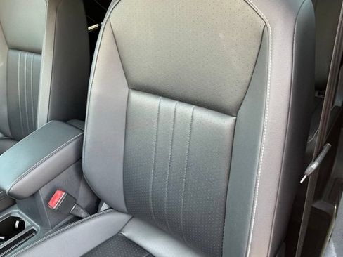 Certified 2023 Volkswagen Tiguan SE FWD image 14