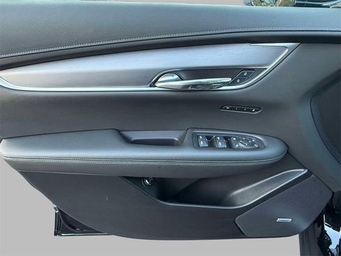 Used 2025 Cadillac XT6 Luxury image 20