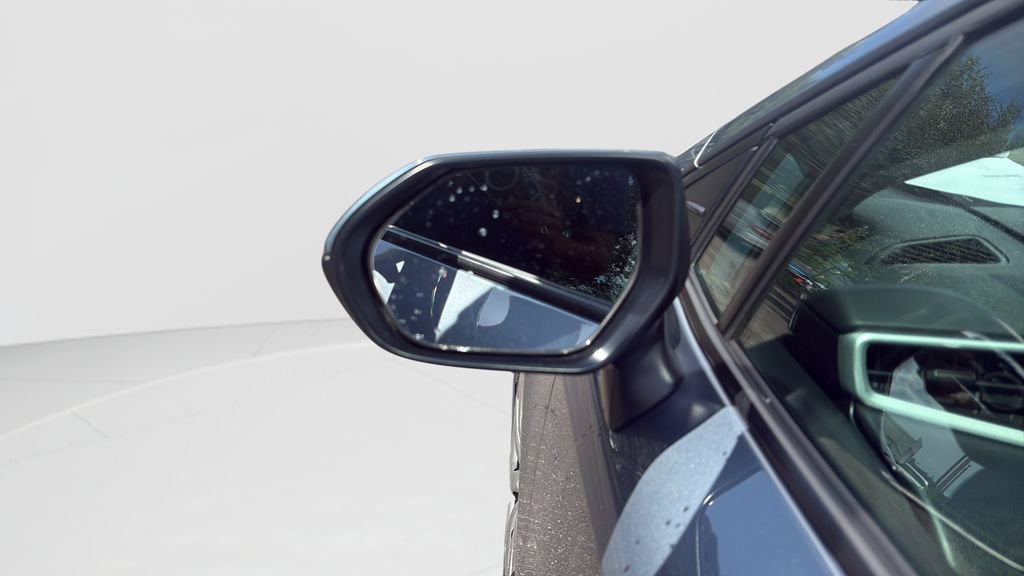 Used 2025 Toyota Corolla LE FWD image 12