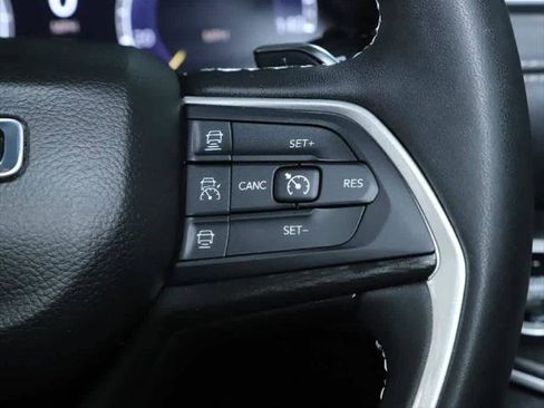 Certified 2024 Jeep Grand Cherokee Altitude image 24