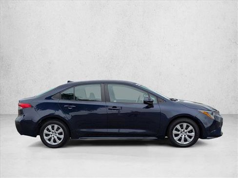 Used 2023 Toyota Corolla LE image 4