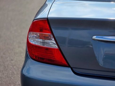 Used 2004 Toyota Camry FWD image 10