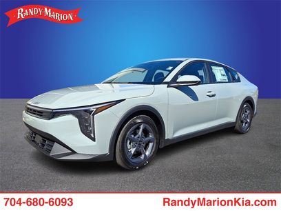 New 2025 Kia K4 LXS