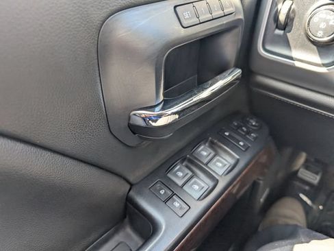 Used 2018 GMC Sierra 1500 SLT AWD/4WD image 11