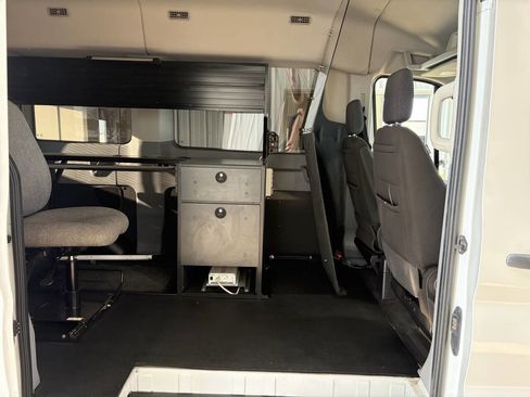 Used 2019 Ford Transit 150 XLT image 25