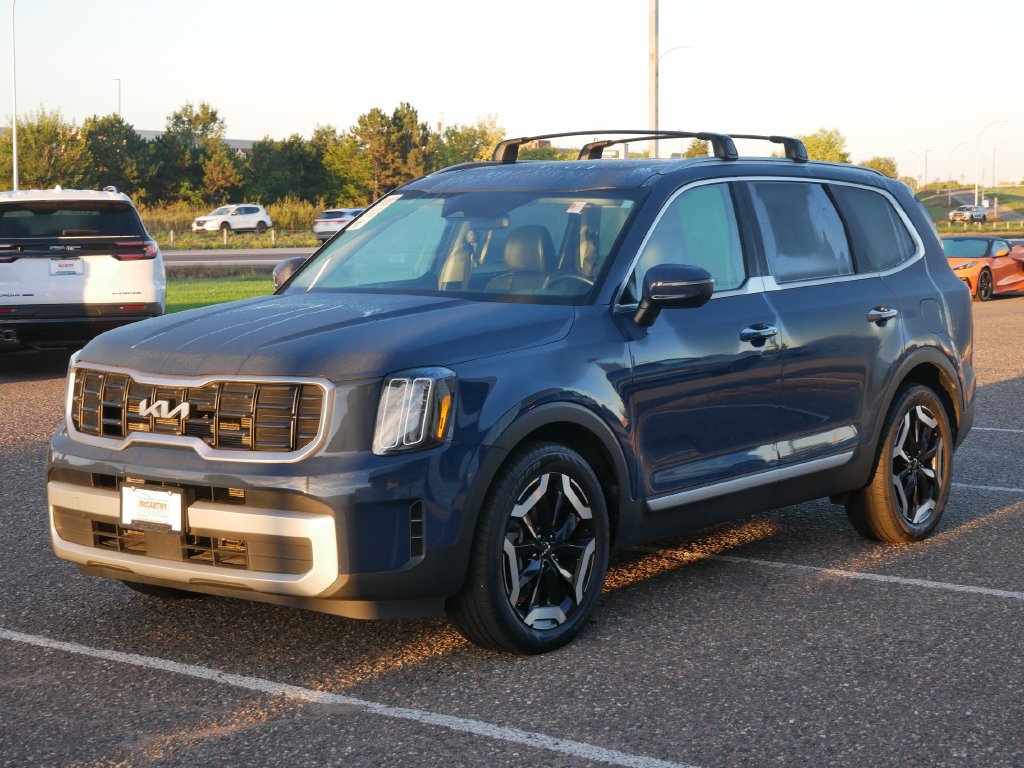Used 2025 Kia Telluride S AWD/4WD image 5