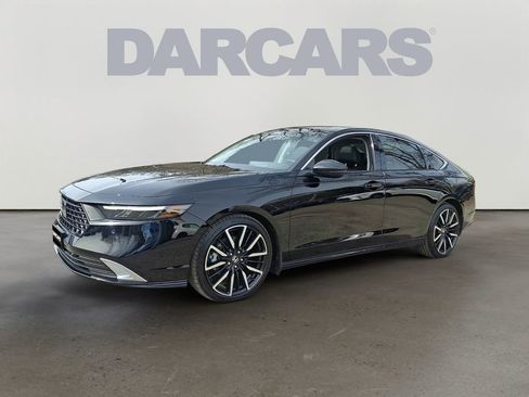 Used 2023 Honda Accord Touring image 3