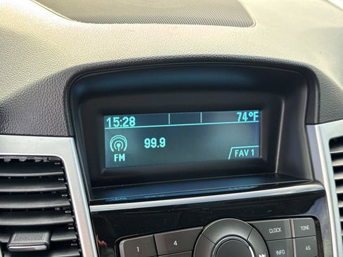 Used 2015 Chevrolet Cruze LT image 13