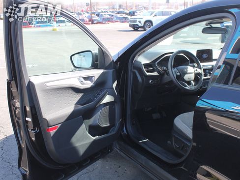 Used 2020 Ford Escape SE image 10