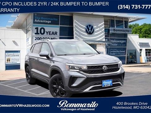 Certified 2022 Volkswagen Taos SE w/ Panoramic Sunroof Package image 1