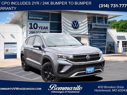 Certified 2022 Volkswagen Taos SE w/ Panoramic Sunroof Package