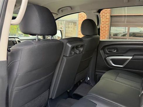 Used 2017 Nissan Titan SV AWD/4WD image 19