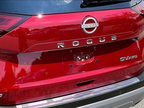 Used 2023 Nissan Rogue SV AWD/4WD image 27