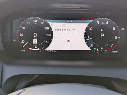 Certified 2025 Land Rover Discovery Sport Dynamic SE image 8