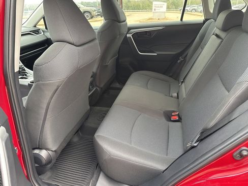 Used 2022 Toyota RAV4 LE image 15