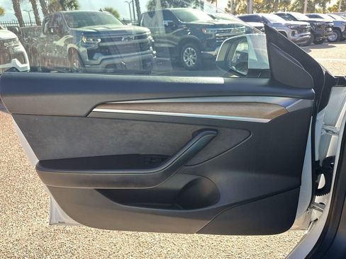 Used 2021 Tesla Model 3 Standard Range Plus image 29