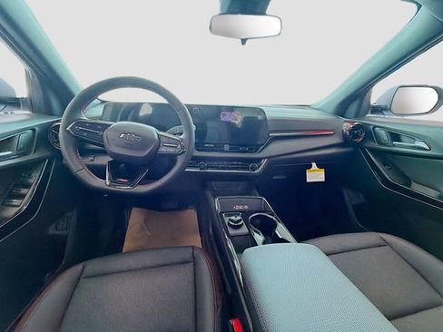 New 2026 Chevrolet Equinox RS w/ LPO, Floor Liner Package image 17