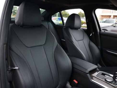 Used 2020 BMW 330i Sedan w/ M Sport Package RWD image 19