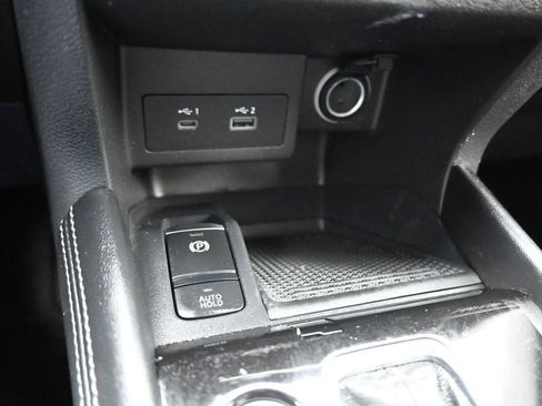 Used 2022 Nissan Kicks SR image 22