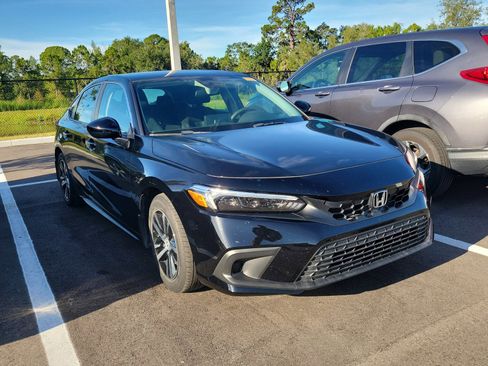 Used 2023 Honda Civic LX image 2