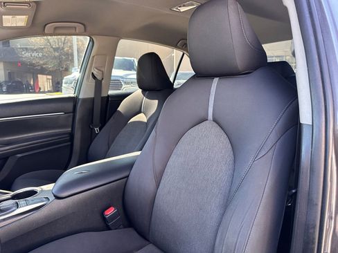 Used 2022 Toyota Camry LE image 18