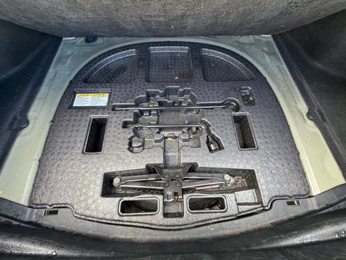 Used 2021 Toyota Camry LE image 28