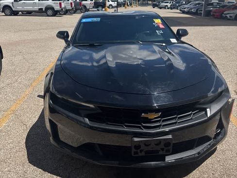Used 2022 Chevrolet Camaro LT RWD image 5