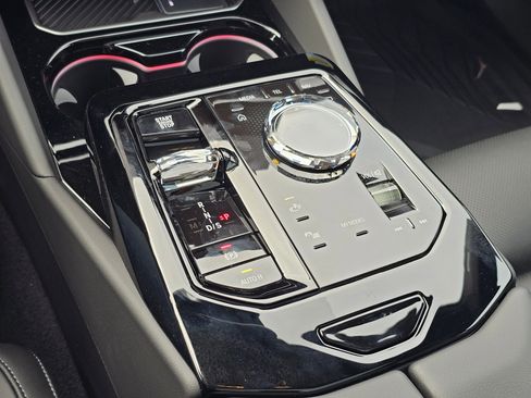 New 2026 BMW 530i xDrive w/ Executive Package image 23