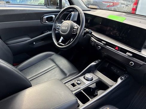 Certified 2025 Kia Sorento EX w/ EX Panoramic Sunroof Package image 3