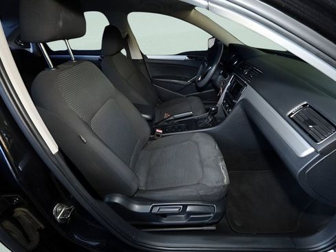 Used 2017 Volkswagen Passat 1.8T S image 12