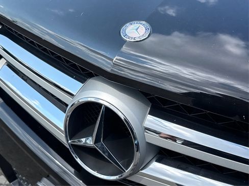 Used 2011 Mercedes-Benz GLK 350 4MATIC image 31
