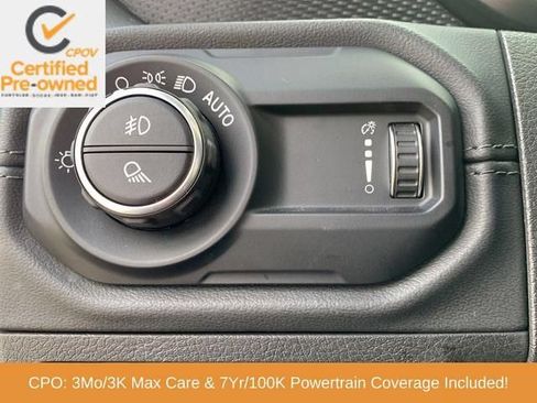 Used 2024 Jeep Gladiator Rubicon AWD/4WD image 37