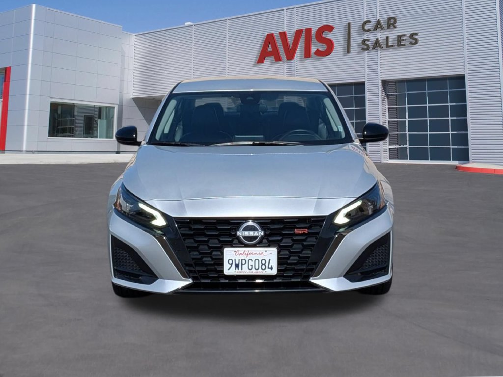 Used 2025 Nissan Altima 2.5 SR FWD image 2