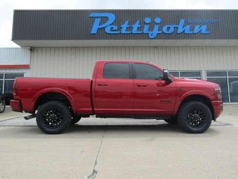 Used 2026 RAM 2500 Limited AWD/4WD image 2