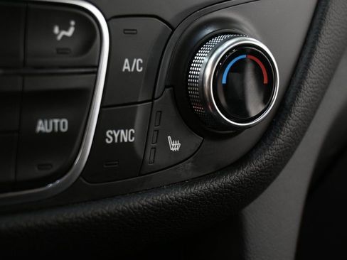 Used 2019 Chevrolet Equinox LT w/ Driver Convenience Package image 15