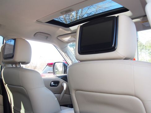 Used 2023 Nissan Armada Platinum w/ Captain's Chairs Package image 15