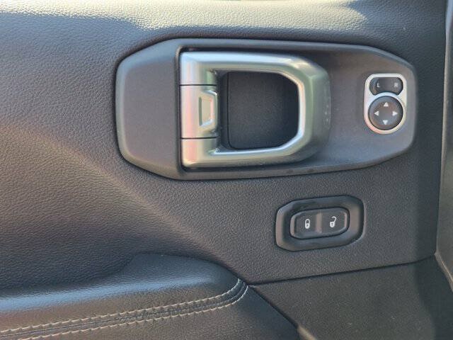 Used 2020 Jeep Wrangler Unlimited Sahara AWD/4WD image 13