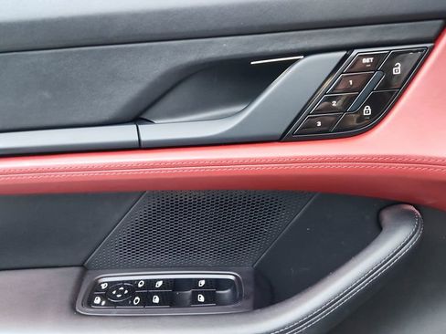 Used 2020 Porsche Taycan 4S w/ Premium Package image 27